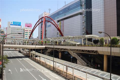 Jr立川駅北口 ペデストリアンデッキとバスターミナル 写真素材 5644389 フォトライブラリー Photolibrary