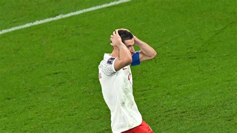 Lewandowski Misses Penalty As Poland Draw 0 0 With Mexico Sport The