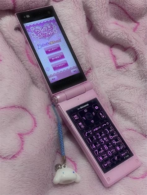 Pin By Cici On All Of Any And Everything Flip Phone Aesthetic Retro Phone Retro Gadgets