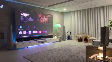 Samsung 4k projector and vividstorm S PRO screen - YouTube