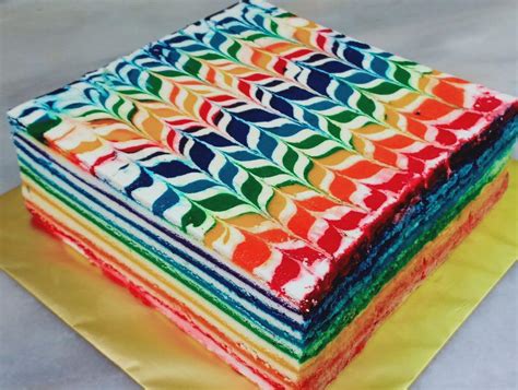 Kek Lapis Premium Sarawak Kek Rasta Pelangi Food Drinks Baked