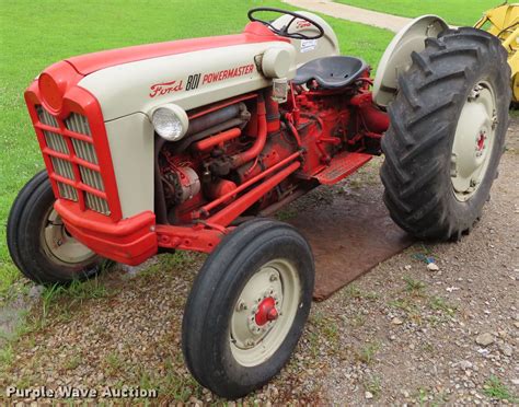 Ford 801 Powermaster Tractor In Tecumseh Ks Item Dh0286 Sold Purple Wave