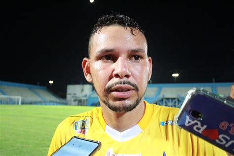 Romarinho celebra volta dos gols e vitória do Naça Hoje quebrei o