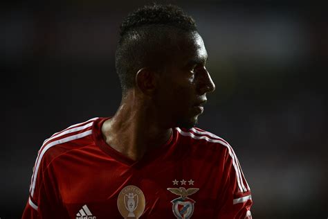 Chelsea have not held talks over Benfica midfielder Anderson Talisca