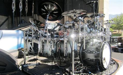 Joey Jordison | Pearl Drums -Official site-