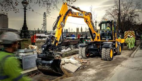 Built In Britain By Jcb Agg Net