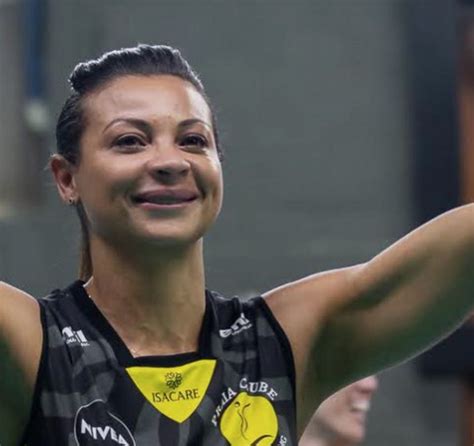 Notícias Morre aos 43 anos Walewska Oliveira ex jogadora de vôlei