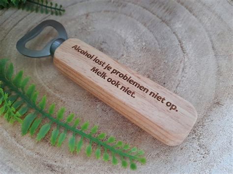 Bieropener Flesopener Grappig Hout RVS Cadeau Voor Man Bol