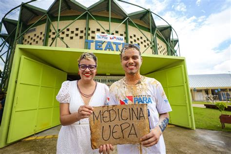 Emoção e alegria estudantes da rede pública estadual comemoram