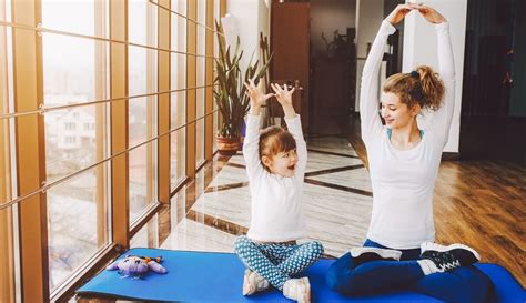 Yoga En Familia Beneficios Y Ejercicios