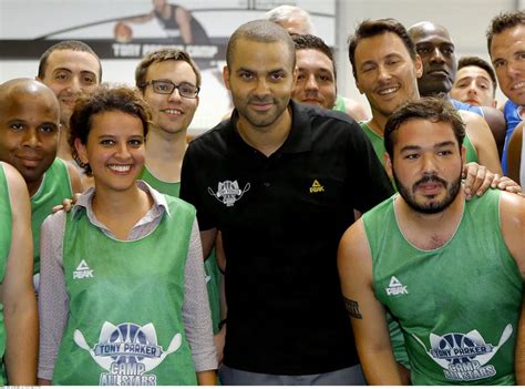 Photos Tony Parker au taquet pour entrainer la relève du basket