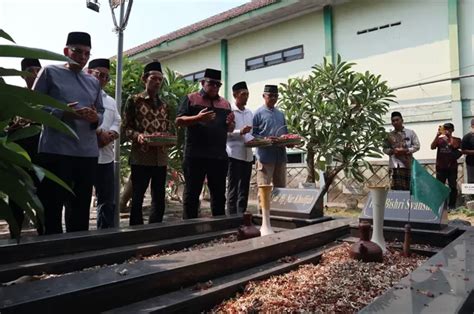 Tgb Dan Tim Pemenangan Ganjar Mahfud Kunjungi Empat Pondok Pesantren Di