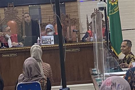 Rekening Diblokir Kpk Mantan Rektor Unila Karomani Saya Sekarang