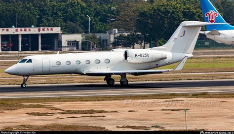 B 8250 Deer Jet Gulfstream G450 G IV X Photo By Herbert Xie ID