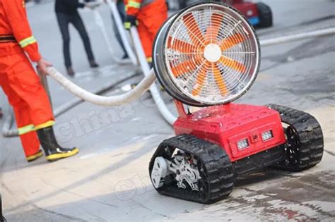 Rxr M50d Fire Fighting Robot Fireman Buy Fire Extinguisher Robotfire