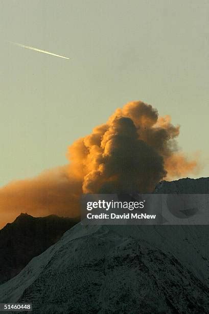 Mount St Helens National Volcano Monument Photos and Premium High Res ...