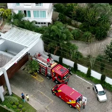 Trabalhador leva descarga elétrica e cai de altura de sete metros em