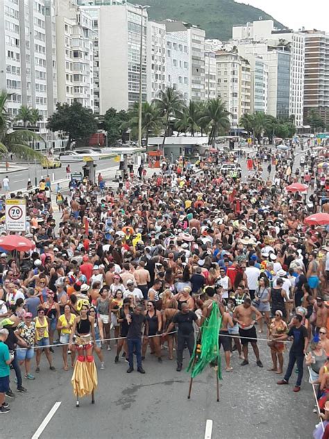 Fotos Confira Imagens Dos Blocos De Carnaval Deste Domingo O Dia Na