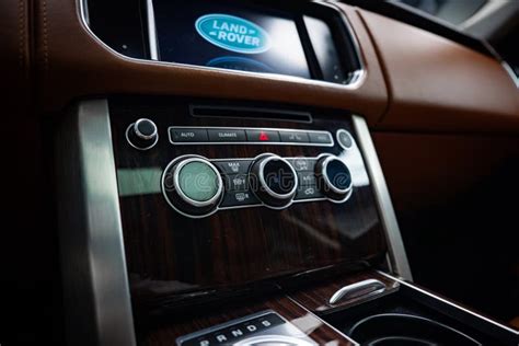 range rover center console  infotainment screen land rover logo
