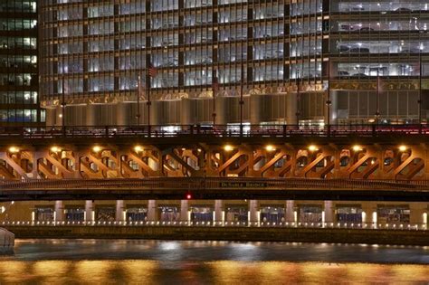 Premium Photo | Dusable bridge in chicago