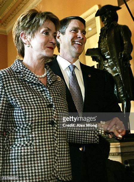 Bill Frist Wife Photos And Premium High Res Pictures Getty Images