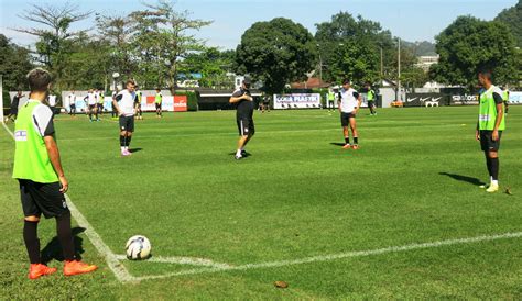 Oswaldo Aprimora Posicionamento Do Santos Contra A Bola Parada Do Inter