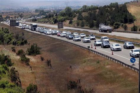 Son Dakika Bolu Dağında Bayram Trafiği Karadeniz Bağlantı Yolunda 15 Kilometrelik Araç