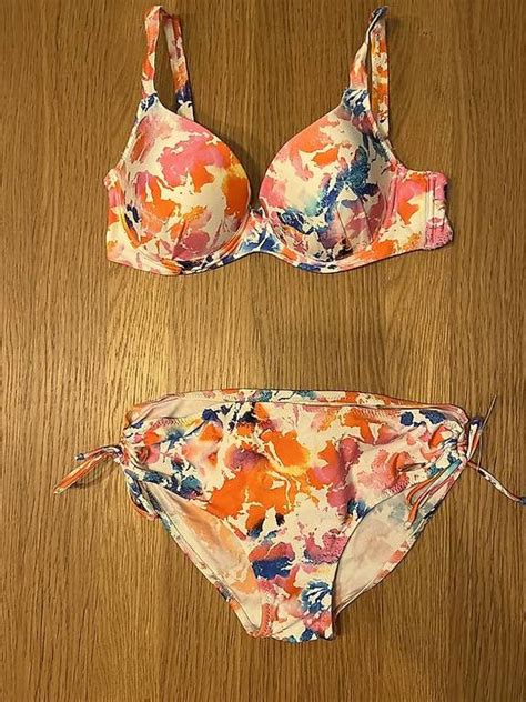 NEU Bikini farbig Grösse B38 Gebraucht in Zürich für CHF 20 nur Abholung auf Ricardo kaufen