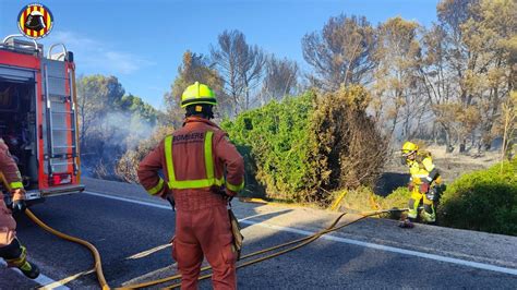 Incendio En Torrent Las Llamas Han Comenzado En La Zona Del Barranco