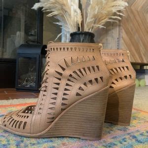 Jeffrey Campbell Shoes Jeffrey Campbell Rodillo Hi Wedge In Nude