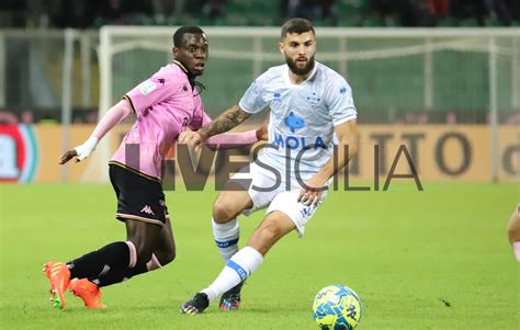 Palermo Gomes Si Opera Alla Mano Intervento Perfettamente Riuscito