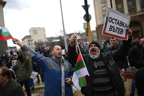 Protesty rolników rozlały się na całą UE O co walczą rolnicy w