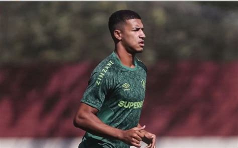 Publica O De Jogador Da Base Do Fluminense Sobre Lorran Irrita