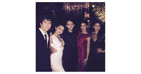 Selena Gomez Avec Nina Dobrev Jessica Szohr Et Zedd Une Soir E Des