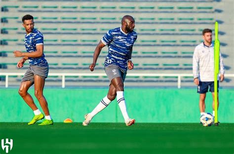 الهلال في مواجهة حاسمة غدًا أمام أوراوا في إياب نهائي دوري أبطال آسيا