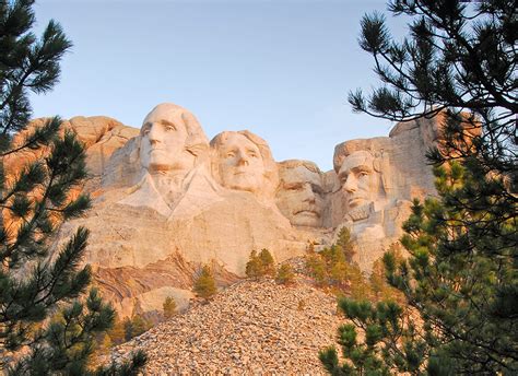 Black Hills Attractions | Cabins near Mt Rushmore | Powder House Lodge