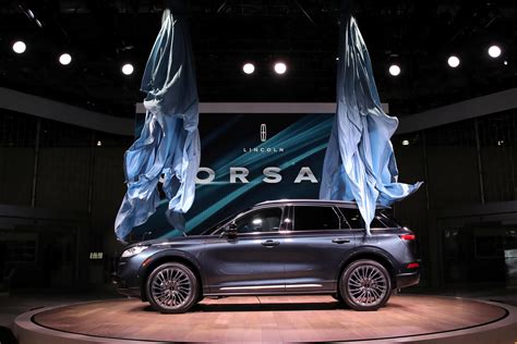 Look back on the Ford Escape, Lincoln Corsair: Soon to be a thing of