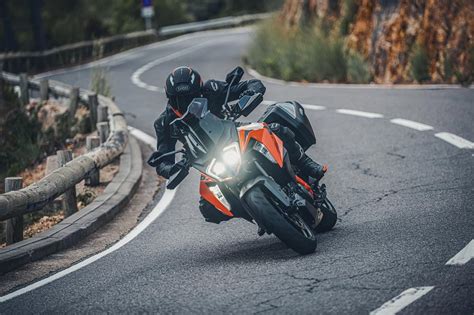 KTM 1290 Super Duke GT Club Del Motorista KMCero