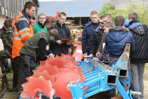 ÉDUCATION PHOTOS Courcelles Chaussy une ferme au cœur du lycée agricole