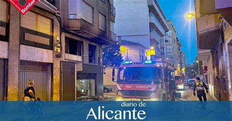 Los Vecinos Del Edificio Desalojado Anoche En Elche A Causa De Un