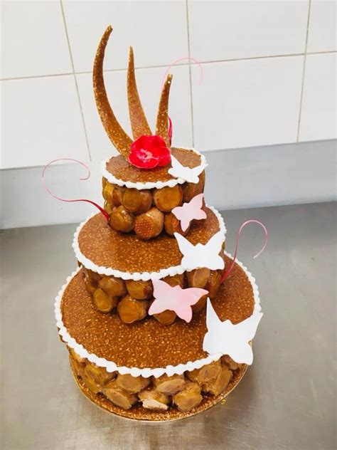 Piece Montee 60 Choux Le Specialiste Des Desserts De Mariage