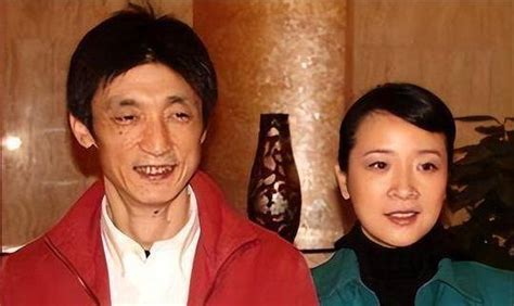 陈小艺：结婚24年，分居12年，多次婚外情被拍，坐轮椅的老公依旧痴情