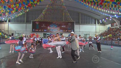 Moradores De Goiana Recebem Alegria Apresenta Es Do Festival De