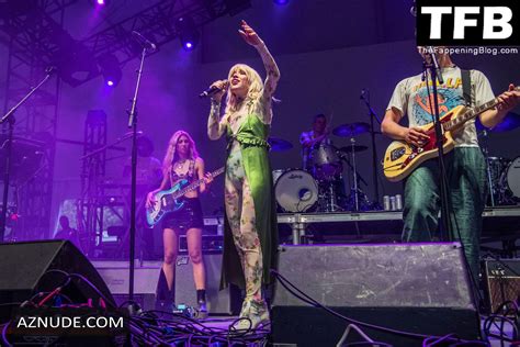 CARLY RAE JEPSEN Nude AZNude