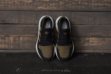 Adidas Originals Adidas Swift Run W Core Black Gold