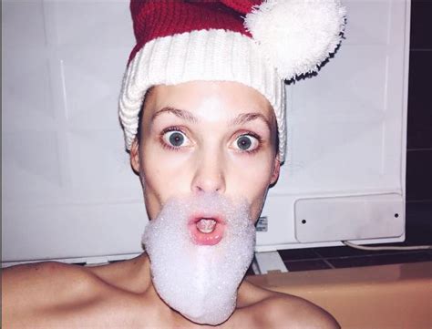 Naked Charlotte De Carle In Sexy Snaps