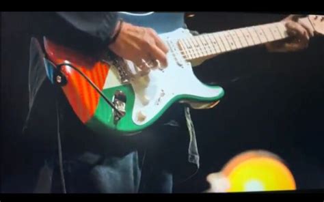 Le L Gendaire Guitariste Britannique Eric Clapton En Concert Pour Les