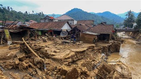 Dua Desa Diterjang Banjir Bandang Puluhan Rumah Hanyut Rayanews