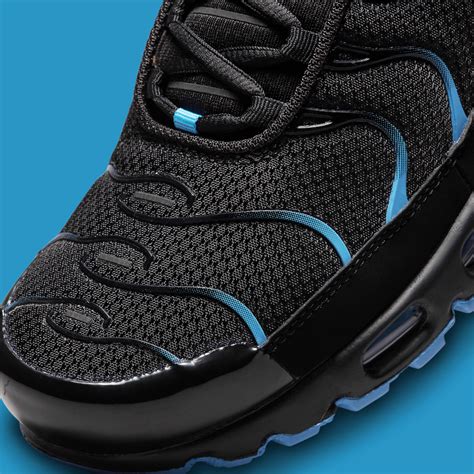 Nike Air Max Plus "Black/University Blue" DM0032-005 | SneakerNews.com