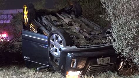 Police Search For Driver After Rollover Accident On Finesilver Curve Woai